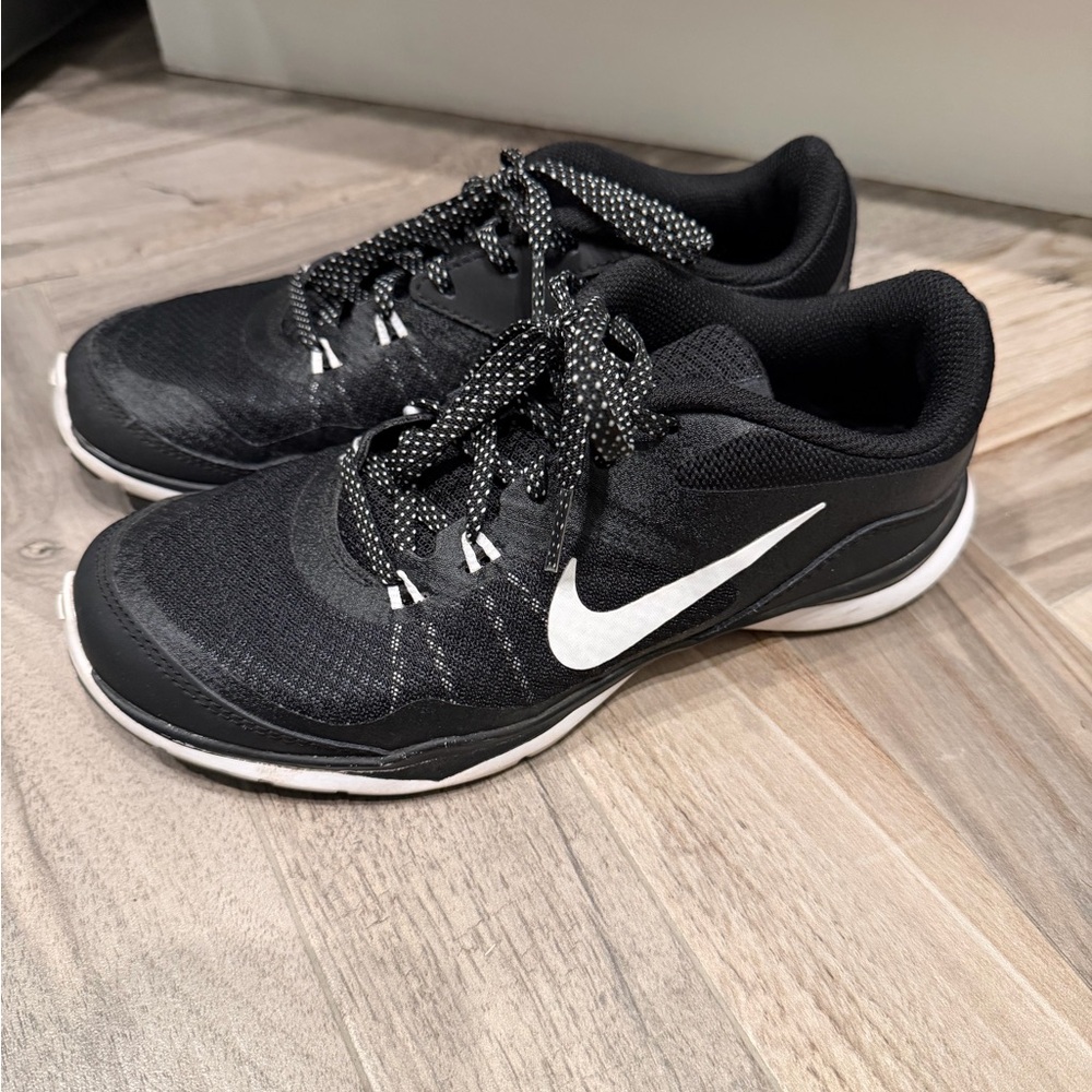 Nike Black and White Training Sneakers